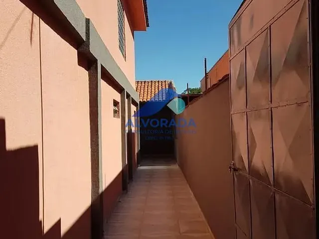 Sobrado com 211m² 4 quartos e 3 banheiros, à venda, no bairro Jardim Uirá em São José Dos Campos