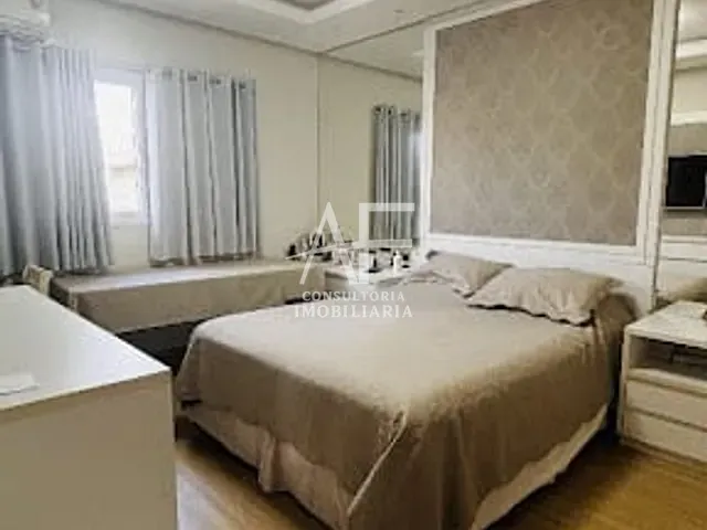 Sobrado com 476m² 3 quartos e 5 banheiros, à venda, no bairro Condomínio San Marco em Taubaté