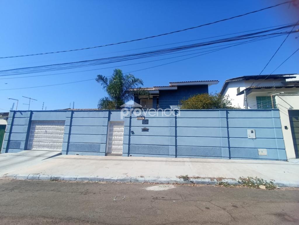 Sobrado, 3 quartos, 291 m² - Foto 1