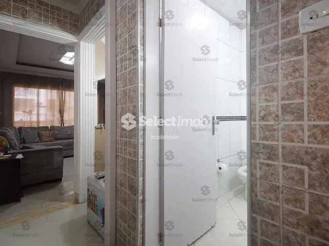 Sobrado com 180m² 3 quartos e 2 banheiros, à venda, no bairro Jardim Guapituba em Mauá