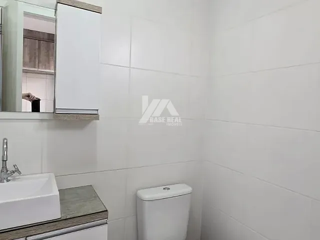 Sobrado com 90m² 2 quartos e 1 banheiro, à venda, no bairro Uvaranas em Ponta Grossa