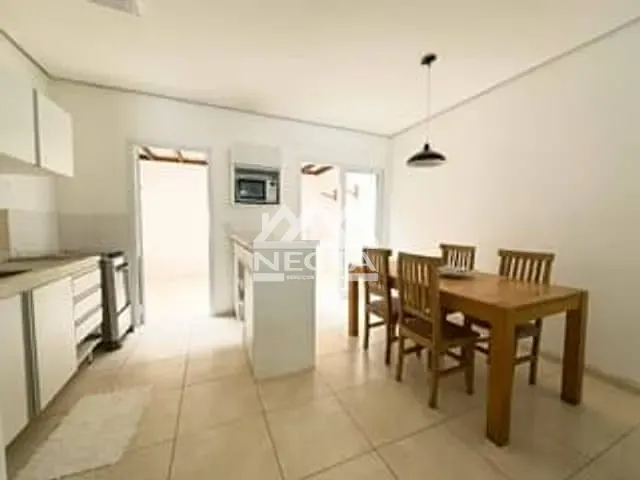 Sobrado com 89m² 2 quartos e 3 banheiros, à venda, no bairro Maresias em São Sebastião
