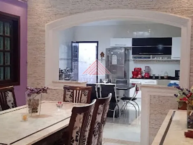 Sobrado com 150m² 4 quartos e 2 banheiros, à venda, no bairro Vila Tavares em Mauá