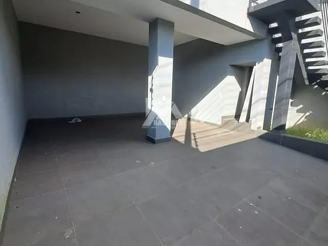 Sobrado com 139m² 3 quartos e 2 banheiros, à venda, no bairro Jardim Carvalho em Ponta Grossa