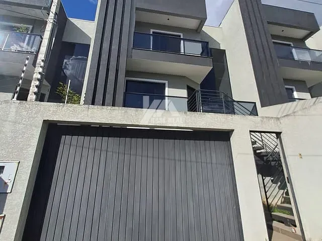 Sobrado com 139m² 3 quartos e 2 banheiros, à venda, no bairro Jardim Carvalho em Ponta Grossa