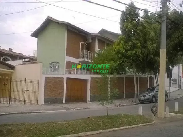 Sobrado com 212m² 3 quartos e 2 banheiros, à venda, no bairro Jardim Bela Vista em São José dos Campos
