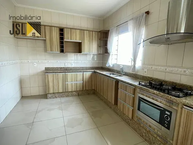 Sobrado com 350m² 3 quartos e 2 banheiros, à venda, no bairro Parque Residencial Santo André em Caçapava