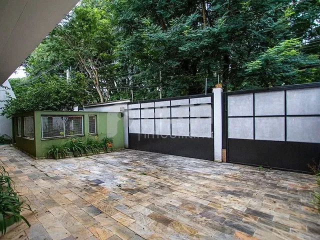Sobrado com 406m² 5 quartos e 8 banheiros, à venda, no bairro Jardim São Bento em São Paulo