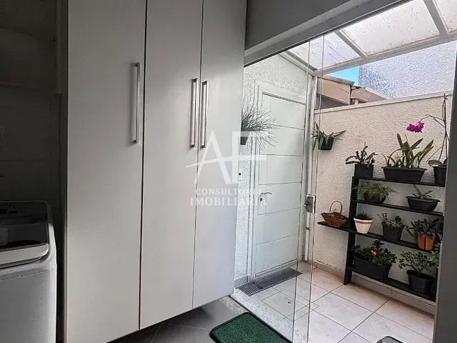 Sobrado com 250m², à venda, no bairro Caminho Novo em Taubaté