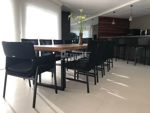 Sobrado com 792m² 4 quartos e 6 banheiros, à venda, no bairro Jardim Aracy em Mogi das Cruzes