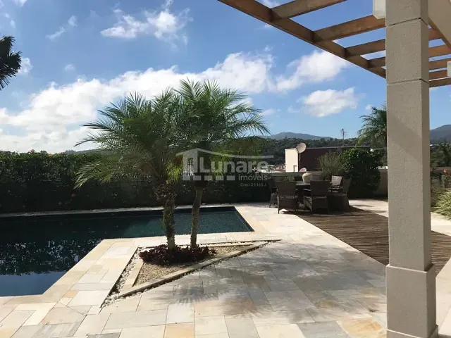 Sobrado com 792m² 4 quartos e 6 banheiros, à venda, no bairro Jardim Aracy em Mogi das Cruzes