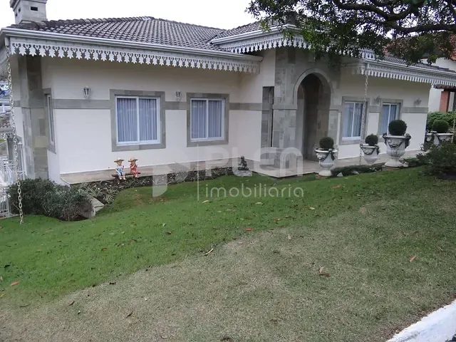 Sobrado com 1500m² 4 quartos e 7 banheiros, à venda, no bairro Roseira em Mairiporã