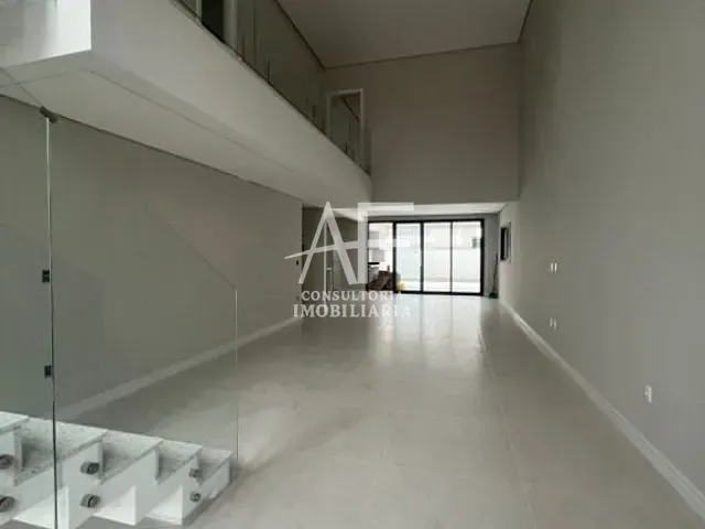 Sobrado com 360m² 3 quartos e 5 banheiros, à venda, no bairro Pinhão em Taubaté