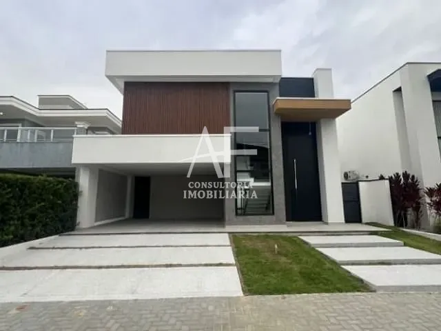 Sobrado com 360m² 3 quartos e 5 banheiros, à venda, no bairro Pinhão em Taubaté