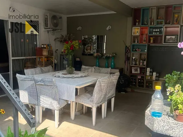 Sobrado com 158m² 3 quartos e 3 banheiros, à venda, no bairro Vila Pantaleão em Caçapava