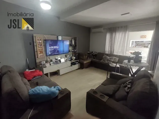 Sobrado com 158m² 3 quartos e 3 banheiros, à venda, no bairro Vila Pantaleão em Caçapava