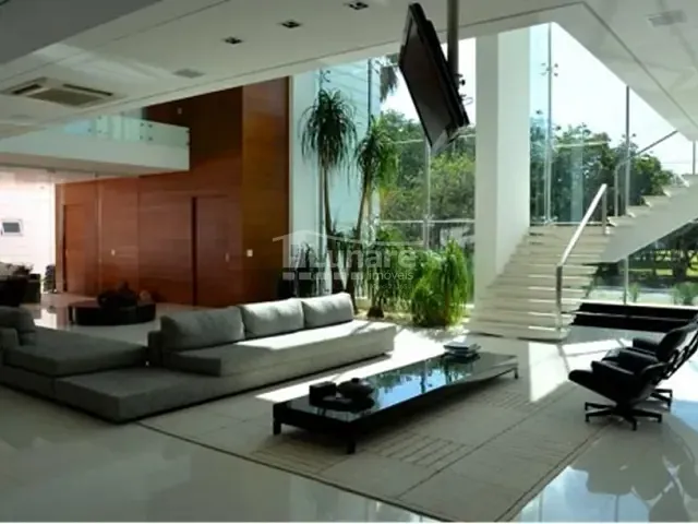 Sobrado com 3000m² 7 quartos e 9 banheiros, à venda, no bairro Acapulco em Guarujá