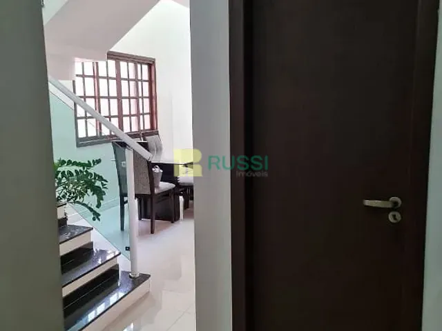 Sobrado com 132m² 3 quartos e 3 banheiros, à venda, no bairro Jardim Rodolfo em São José dos Campos
