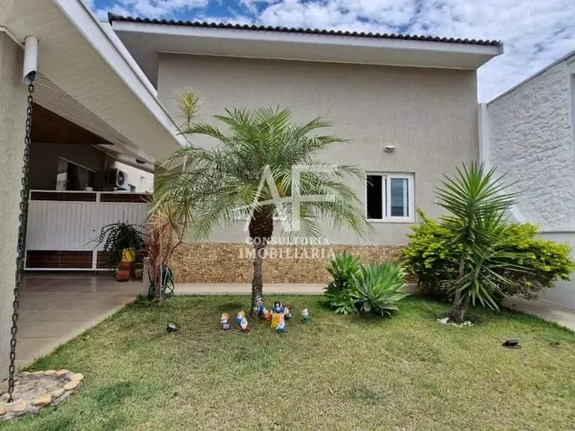 Sobrado com 500m² 4 quartos e 4 banheiros, à venda, no bairro Piracangaguá em Taubaté