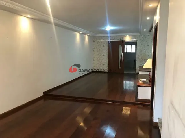 Sobrado com 456m² 3 quartos e 2 banheiros, para alugar, no bairro Vila Floresta em Santo André