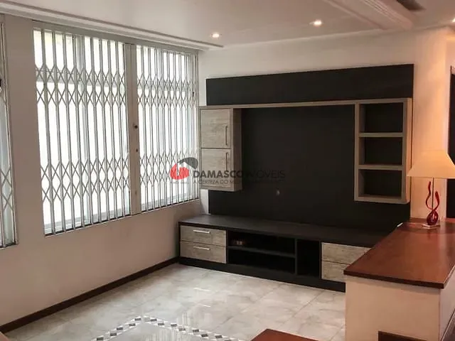 Sobrado com 456m² 3 quartos e 2 banheiros, para alugar, no bairro Vila Floresta em Santo André