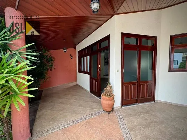 Sobrado com 275m² 3 quartos e 3 banheiros, à venda ou para alugar, no bairro Condomínio Portal da Mata em Caçapava