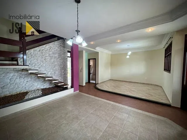 Sobrado com 275m² 3 quartos e 3 banheiros, à venda ou para alugar, no bairro Condomínio Portal da Mata em Caçapava