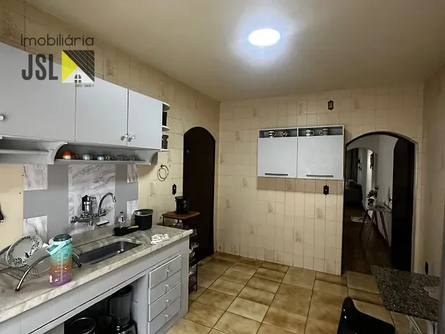 Sobrado 3 quartos e 2 banheiros, à venda, no bairro Jardim Maria Cândida em Caçapava