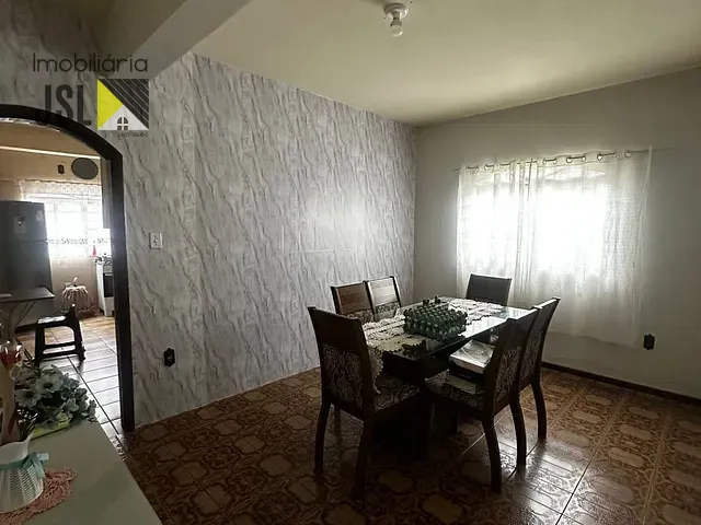 Sobrado 3 quartos e 2 banheiros, à venda, no bairro Jardim Maria Cândida em Caçapava