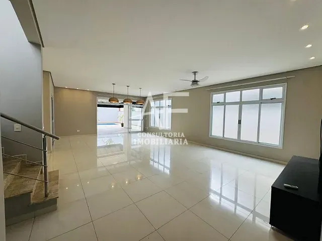Sobrado com 420m² 3 quartos e 5 banheiros, para alugar, no bairro Esplanada Independência em Taubaté