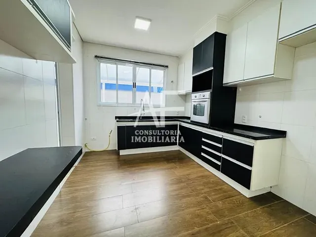 Sobrado com 420m² 3 quartos e 5 banheiros, para alugar, no bairro Esplanada Independência em Taubaté