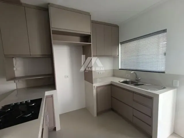 Sobrado 3 quartos e 3 banheiros, para alugar, no bairro Neves em Ponta Grossa