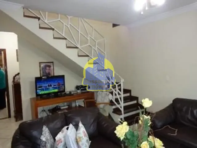 Sobrado com 200m² 3 quartos e 2 banheiros, à venda, no bairro Jaguaribe em Osasco