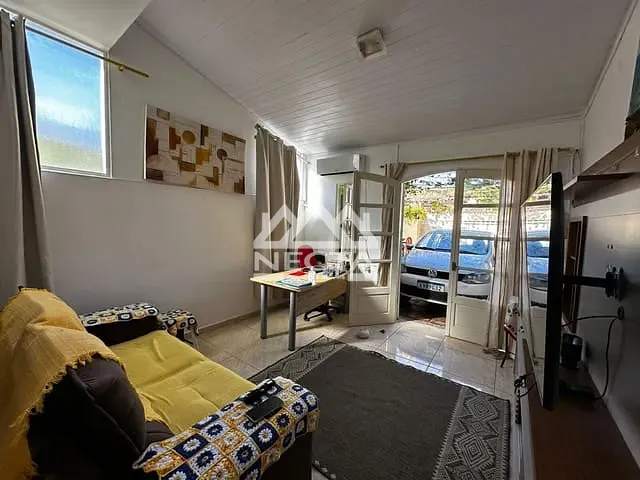 Sobrado com 150m² 4 quartos e 2 banheiros, à venda, no bairro Jardim Arua em Caraguatatuba