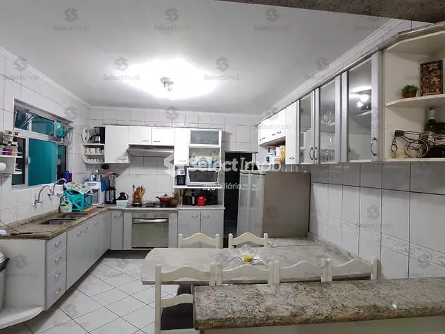 Sobrado com 350m² 3 quartos e 3 banheiros, à venda, no bairro Vila Feital em Mauá