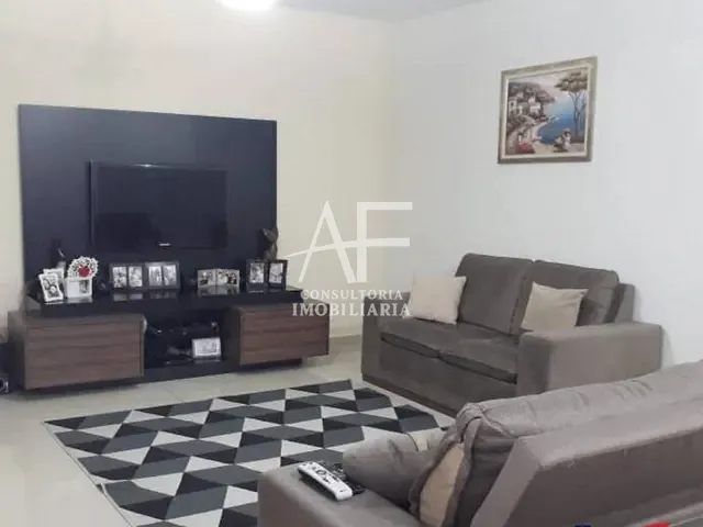 Sobrado com 350m² 4 quartos e 3 banheiros, à venda, no bairro Chácara do Visconde em Taubaté