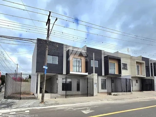 Sobrado com 150m² 3 quartos e 3 banheiros, à venda, no bairro Colônia Dona Luíza em Ponta Grossa