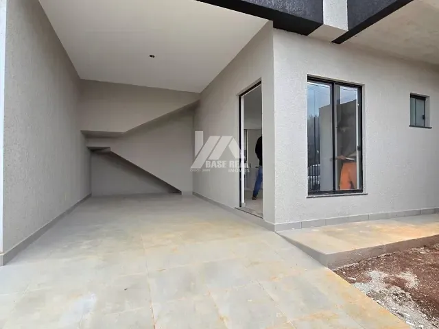 Sobrado com 150m² 3 quartos e 3 banheiros, à venda, no bairro Colônia Dona Luíza em Ponta Grossa