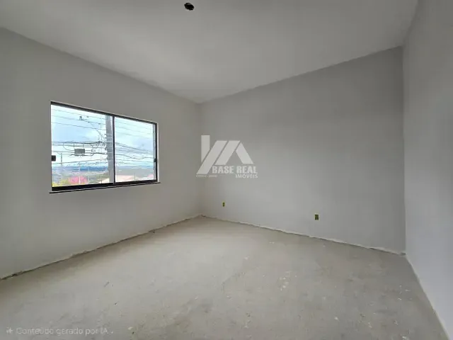 Sobrado com 150m² 3 quartos e 3 banheiros, à venda, no bairro Colônia Dona Luíza em Ponta Grossa