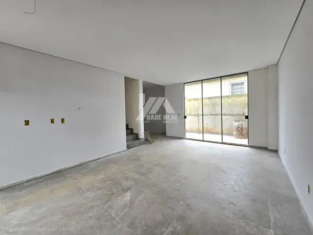 Sobrado com 150m² 3 quartos e 3 banheiros, à venda, no bairro Colônia Dona Luíza em Ponta Grossa