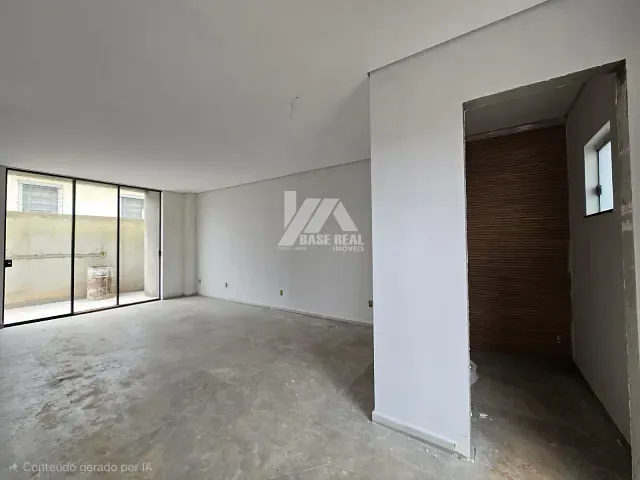 Sobrado com 150m² 3 quartos e 3 banheiros, à venda, no bairro Colônia Dona Luíza em Ponta Grossa