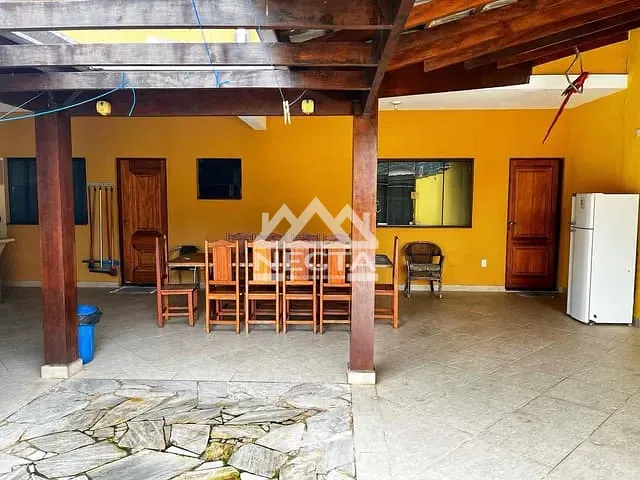 Sobrado com 250m² 3 quartos e 2 banheiros, à venda, no bairro Martim de Sá em Caraguatatuba