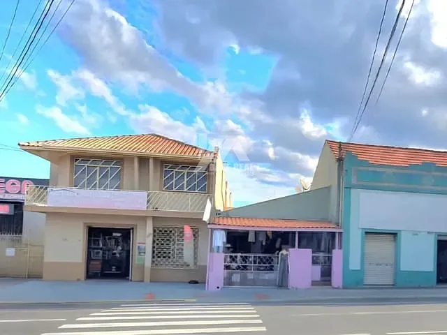 Sobrado com 1043m², à venda, no bairro Uvaranas em Ponta Grossa