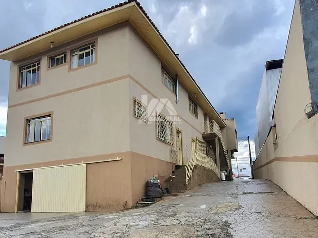 Sobrado com 1043m², à venda, no bairro Uvaranas em Ponta Grossa