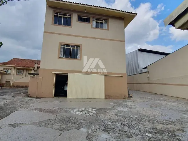 Sobrado com 1043m², à venda, no bairro Uvaranas em Ponta Grossa