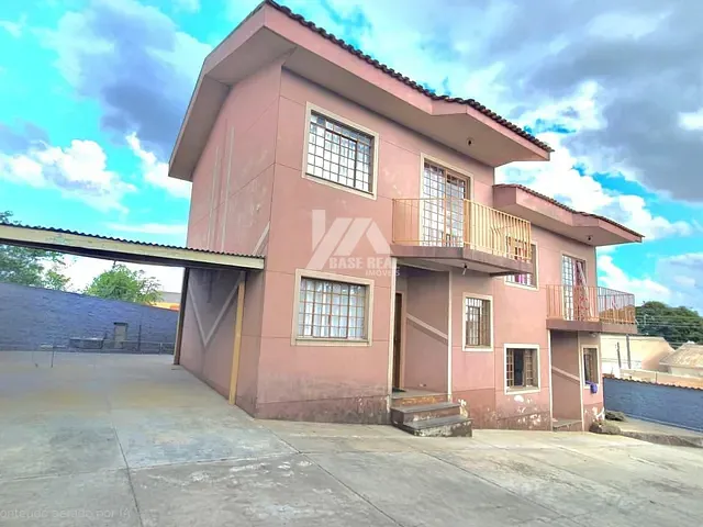 Sobrado com 1043m², à venda, no bairro Uvaranas em Ponta Grossa
