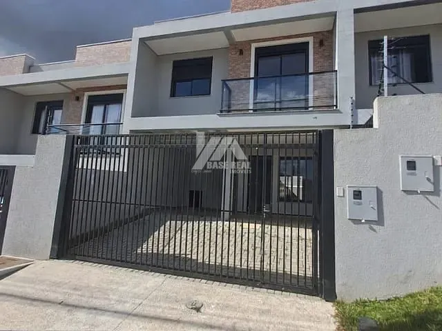 Sobrado com 113m² 3 quartos e 2 banheiros, à venda, no bairro Jardim Carvalho em Ponta Grossa