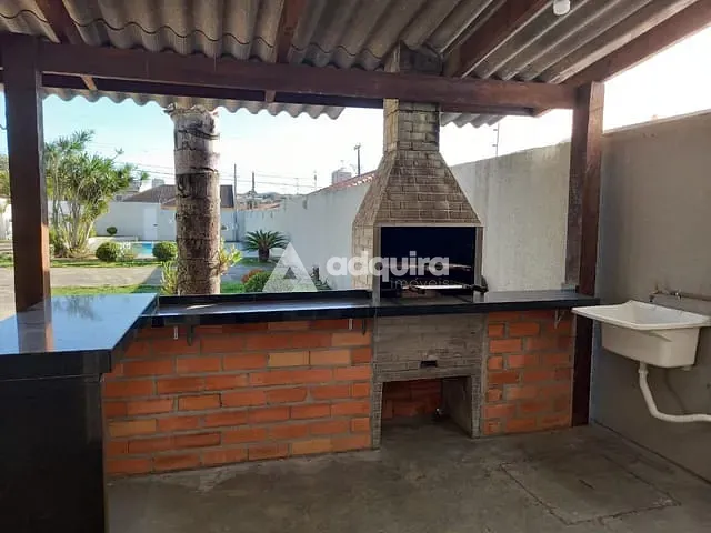 Sobrado 4 quartos e 2 banheiros, à venda, no bairro Jardim Carvalho em Ponta Grossa