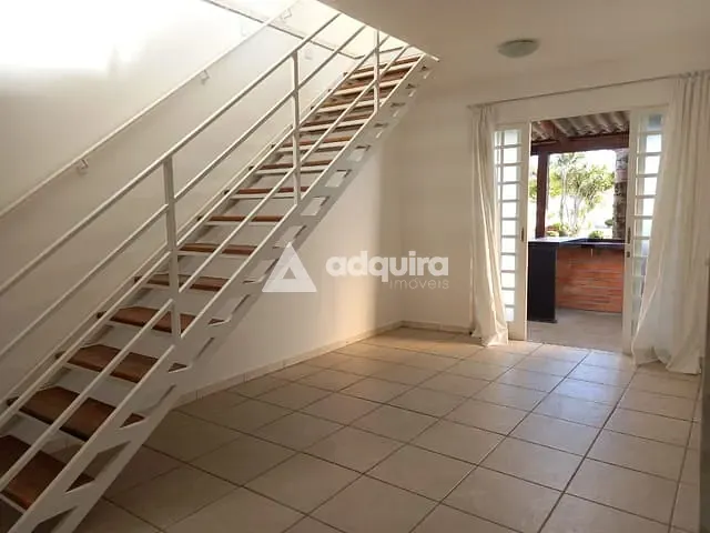 Sobrado 4 quartos e 2 banheiros, à venda, no bairro Jardim Carvalho em Ponta Grossa