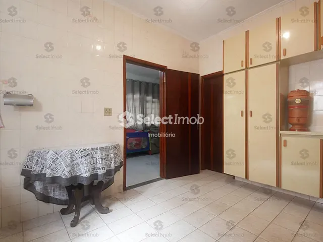 Sobrado com 280m² 4 quartos e 3 banheiros, à venda, no bairro Parque São Vicente em Mauá